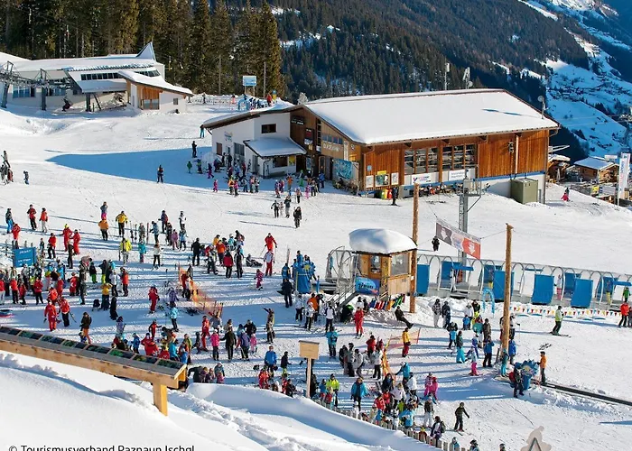 Silvia-2 By Interhome * كابل